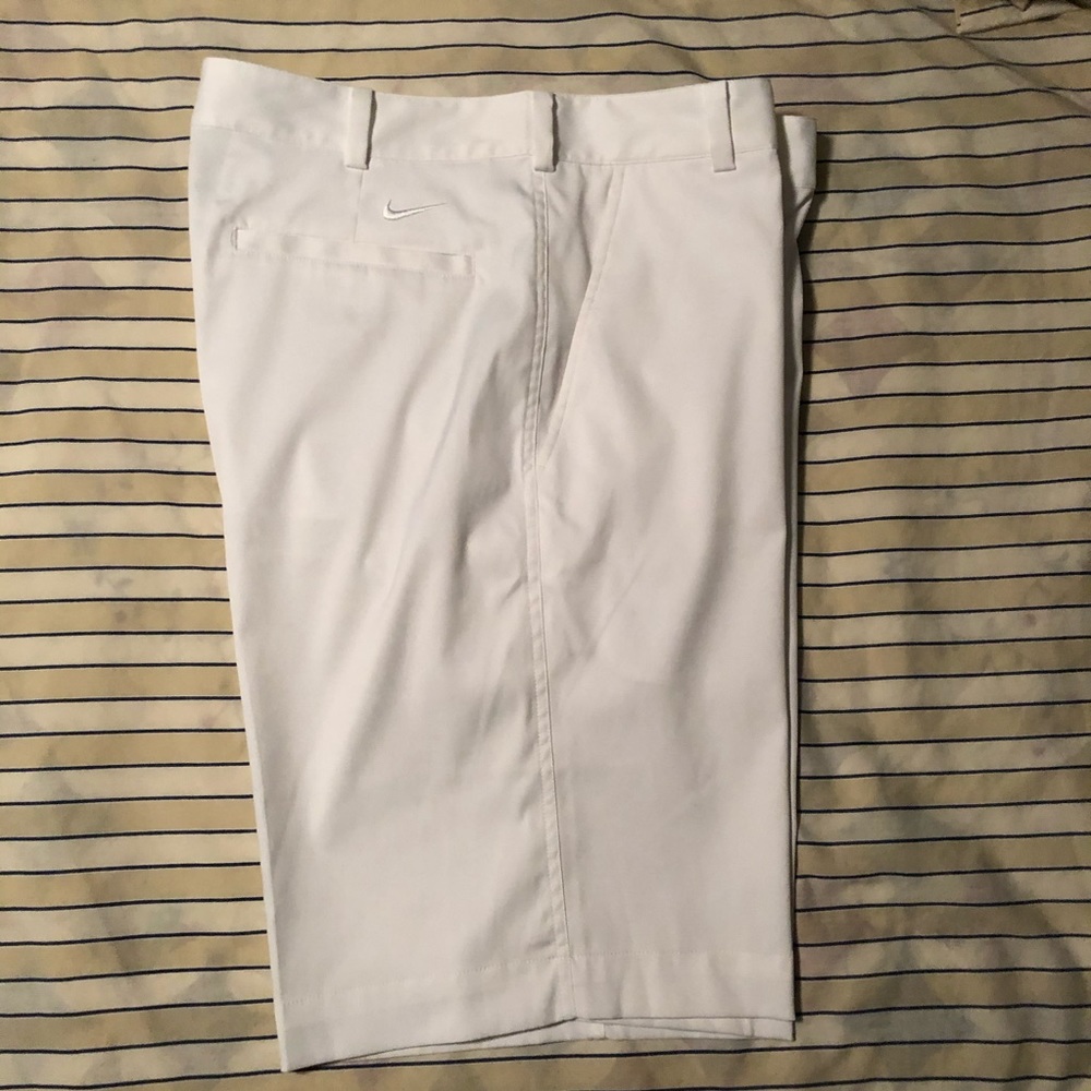 COPY - Nike Golf Dry Fit Shorts 32 White